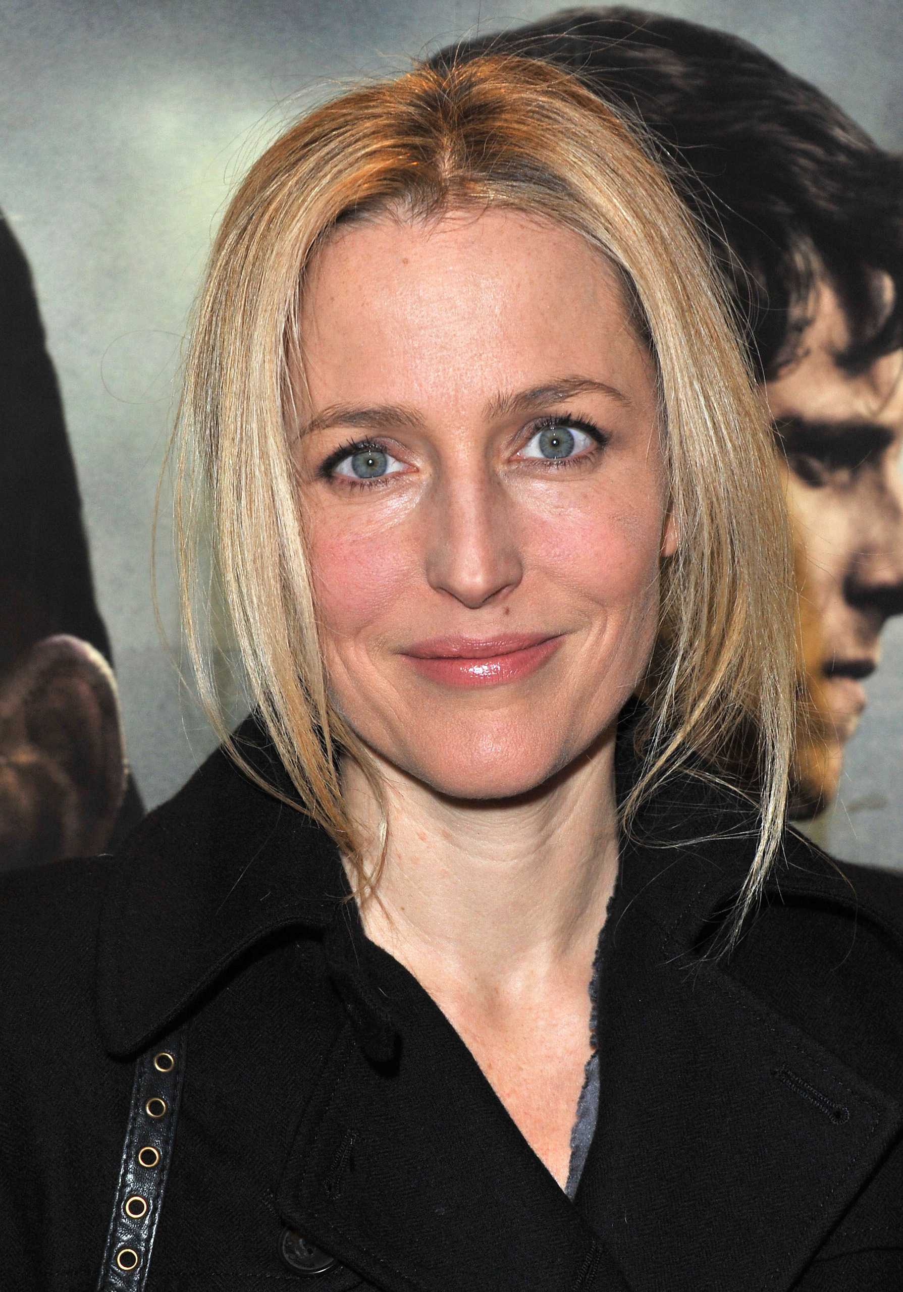 Gillian Anderson 711